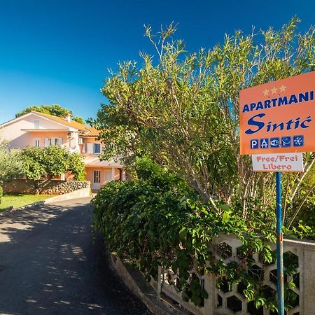 1-Bedroom Apartment In Krk - Steps From The Beach! Krk Town Exterior photo