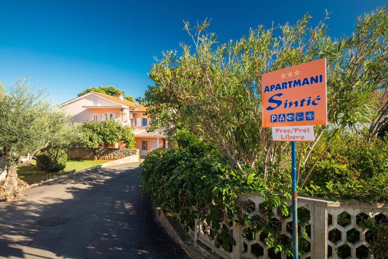 1-Bedroom Apartment In Krk - Steps From The Beach! Krk Town Exterior photo