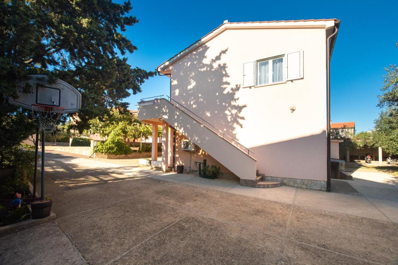 1-Bedroom Apartment In Krk - Steps From The Beach! Krk Town Exterior photo