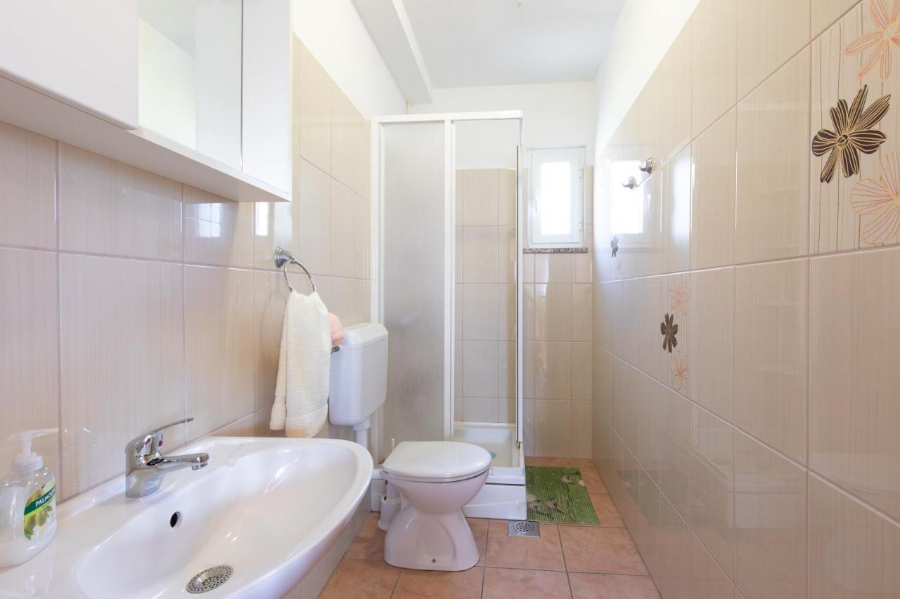 1-Bedroom Apartment In Krk - Steps From The Beach! Krk Town Exterior photo