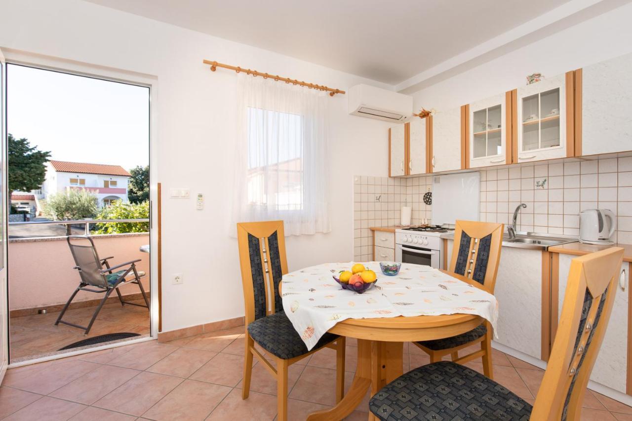 1-Bedroom Apartment In Krk - Steps From The Beach! Krk Town Exterior photo