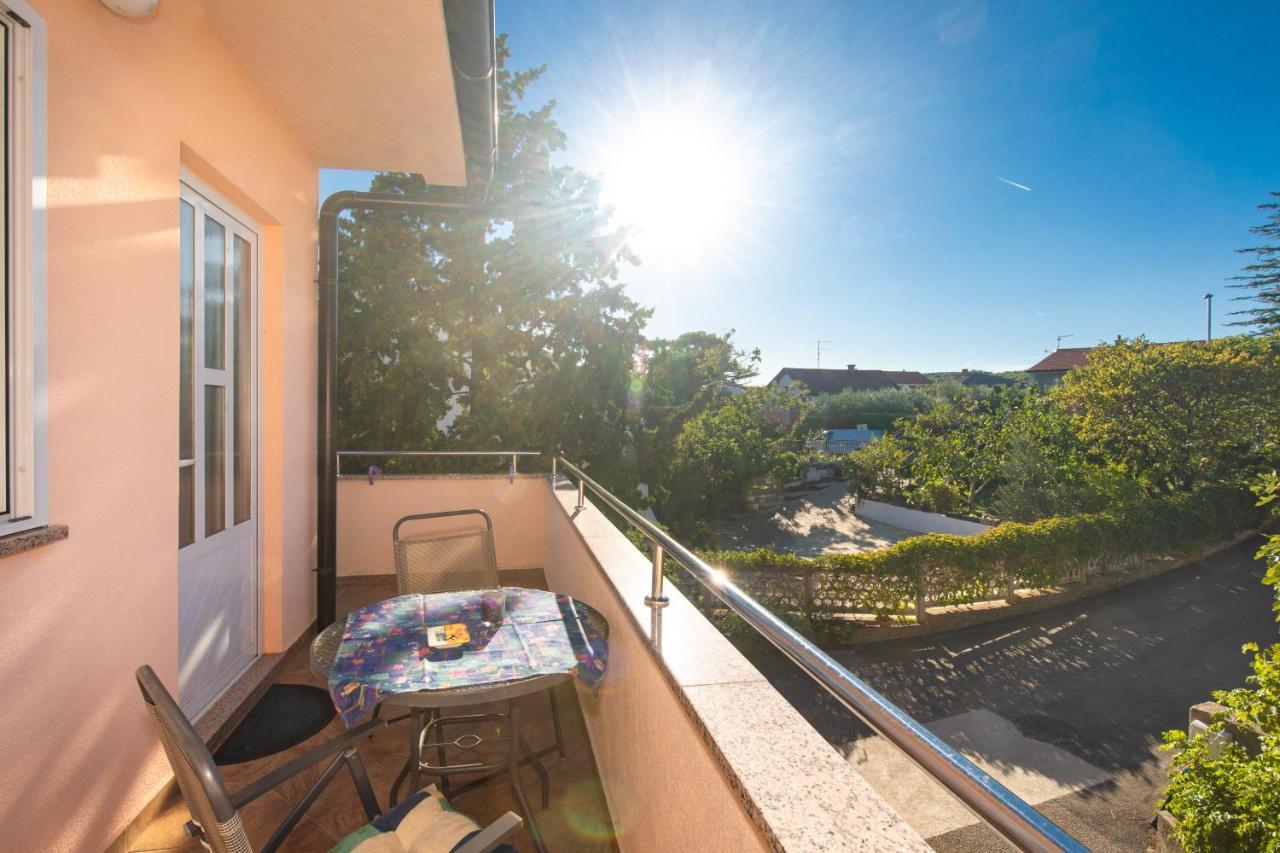 1-Bedroom Apartment In Krk - Steps From The Beach! Krk Town Exterior photo