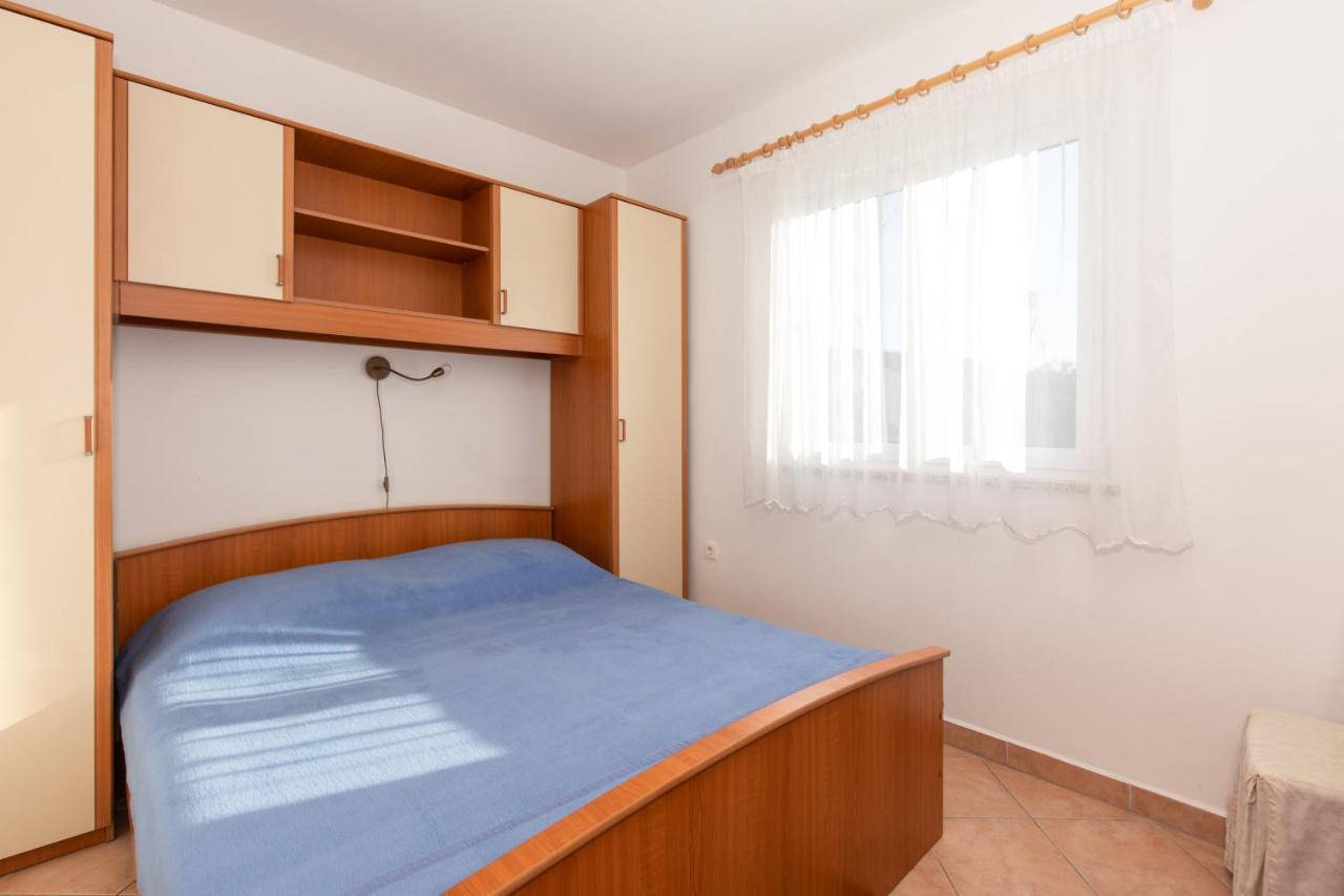 1-Bedroom Apartment In Krk - Steps From The Beach! Krk Town Exterior photo